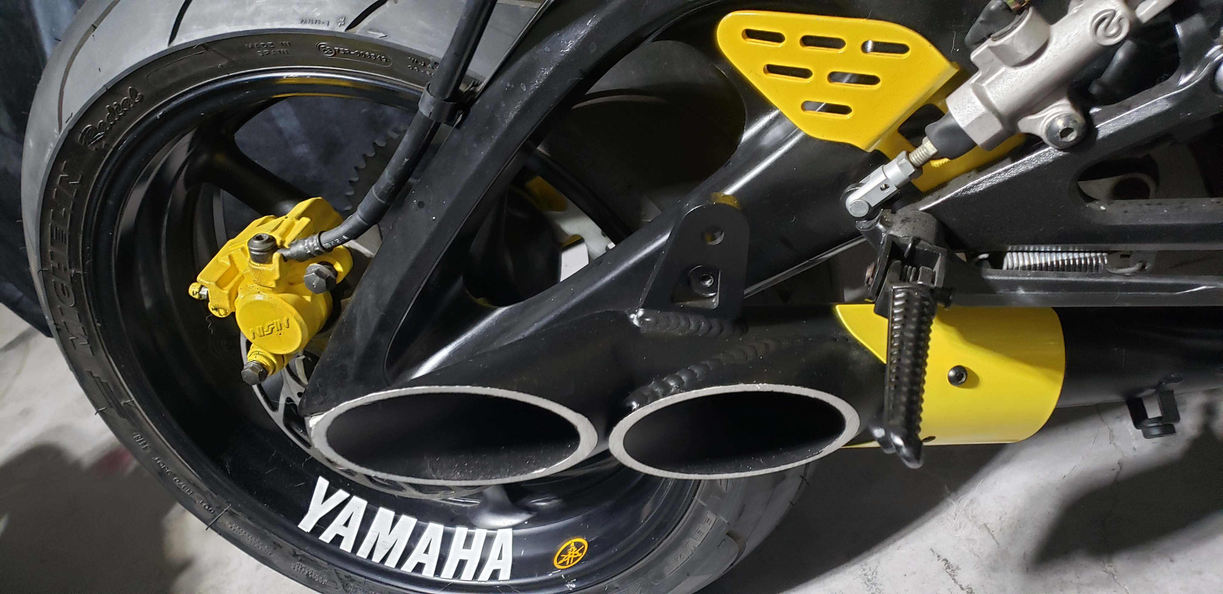 Custom Yamaha R6 custom exhaust